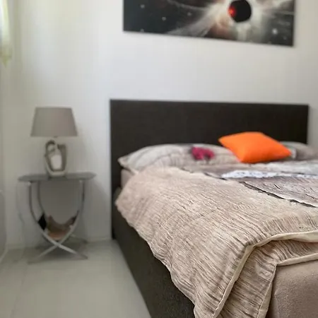 Apartamento Lodenica Piest'any